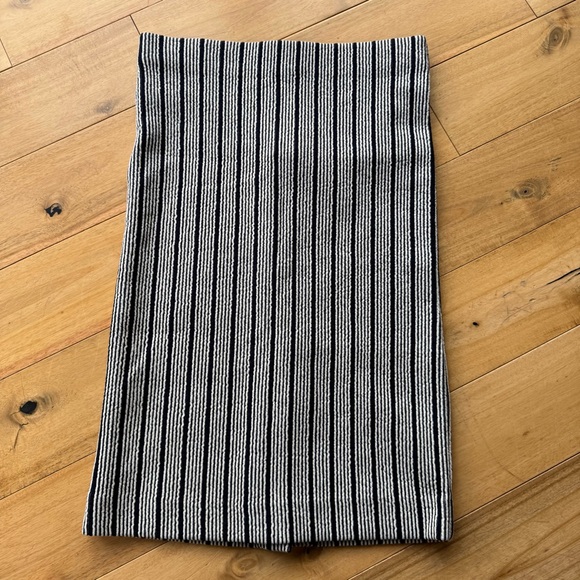 Ann Taylor, small Striped Black and White‎ Women's pencil Skirt slit, and back - Picture 1 of 5